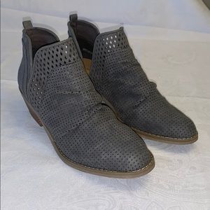REPORT - Gray Suede Ankle Boots - Size 10